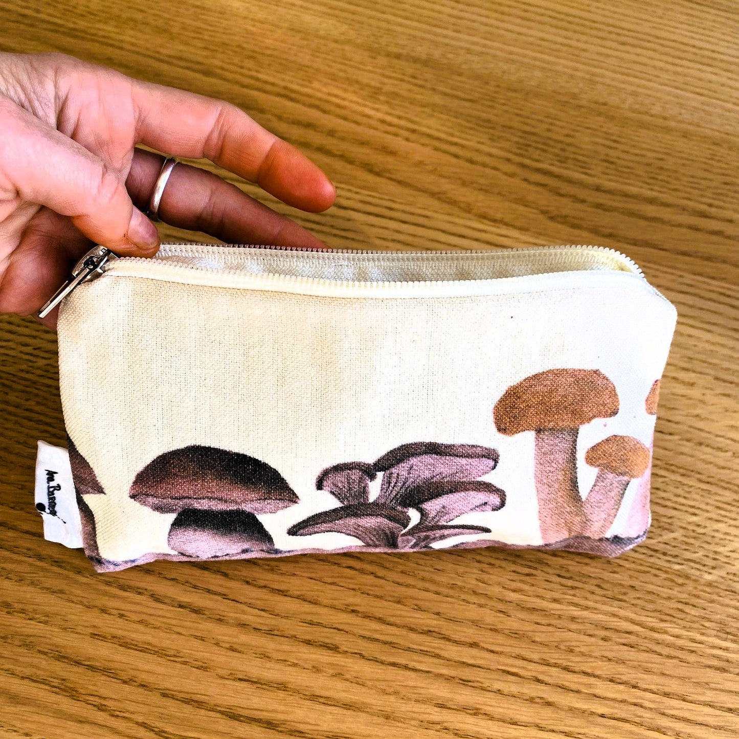 Estuche de tela de algodón con diseño de setas